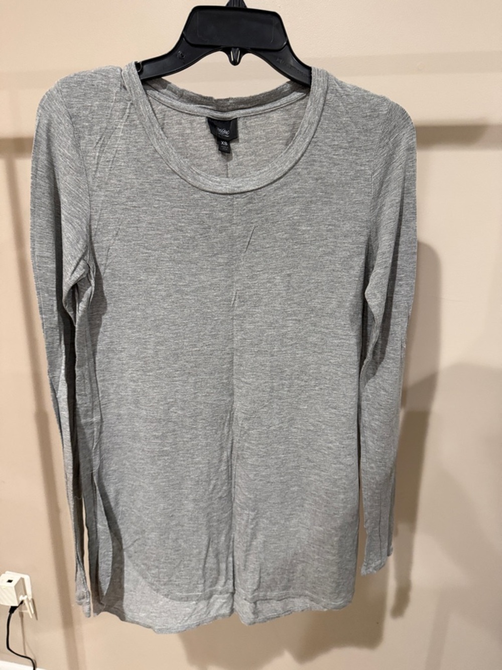 Mossimo Supply Co. Women's Long Sleeve Crewneck Tee - Light Gray